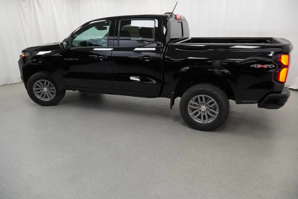 New 2026 Black Chevrolet LT image 37