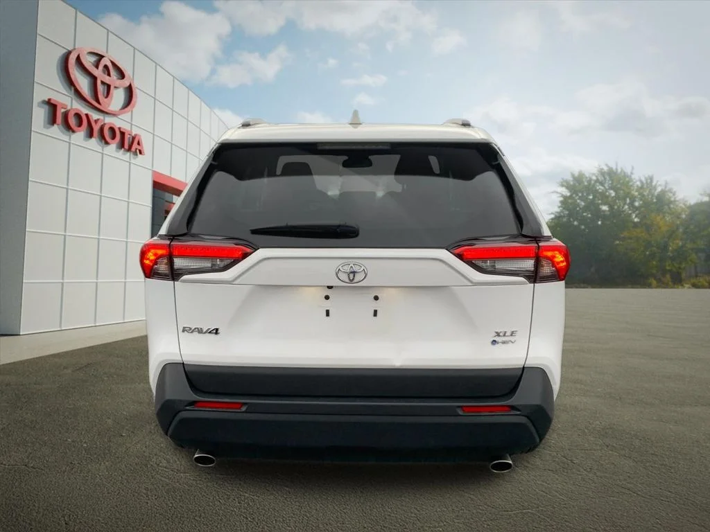 Used 2025 White Toyota XLE image 4
