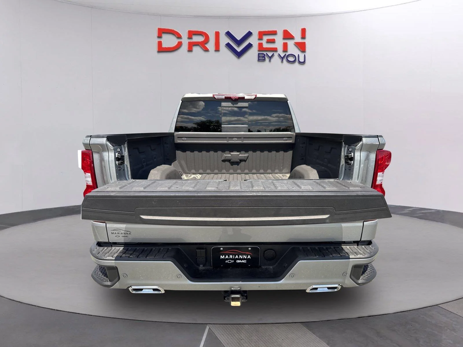 Used 2025 Sterling Gray Metallic Chevrolet High Country image 37