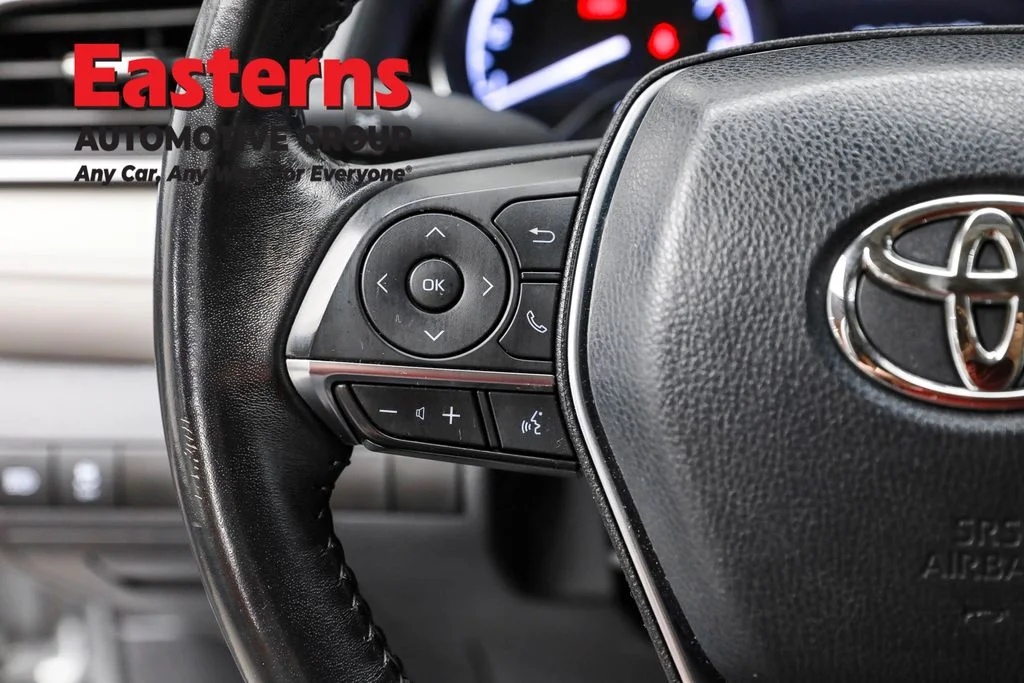 Used 2019 Silver Toyota XLE image 15