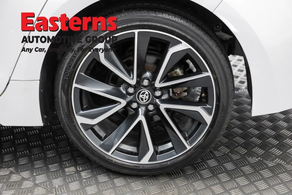 Used 2022 White Toyota SE image 31