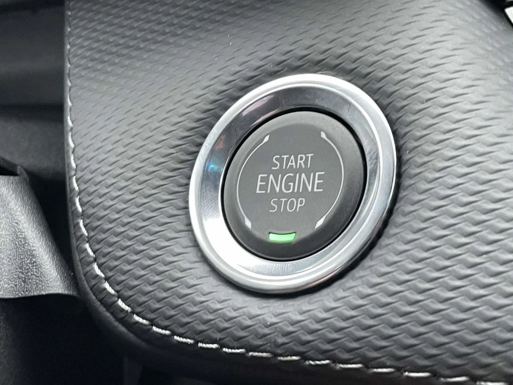 New 2027 Summit White Chevrolet LT image 25