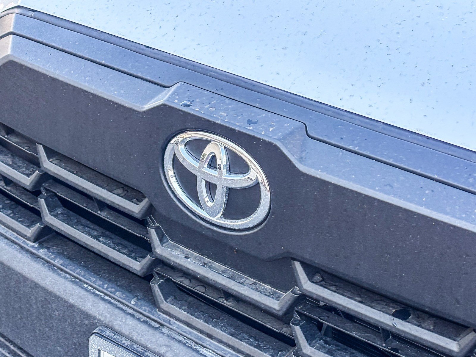 Certified Used 2026 Wind Chill Pearl/Jet Blk Toyota L image 9
