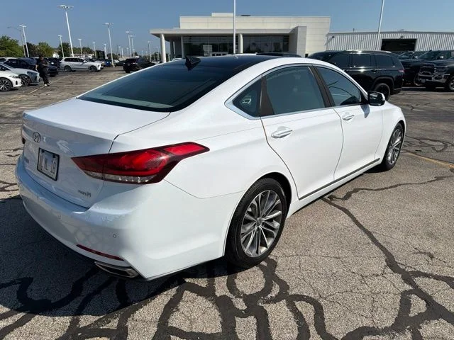 Used 2015 White Hyundai 3.8 image 3