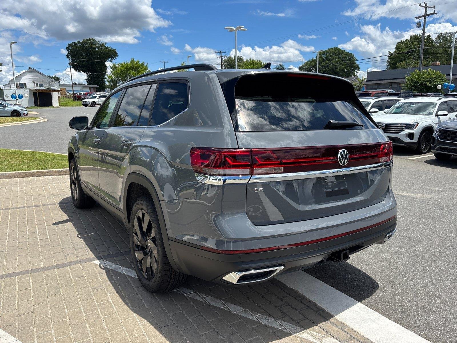 New 2026 pure gray Volkswagen 2.0T SE w/Technology image 3