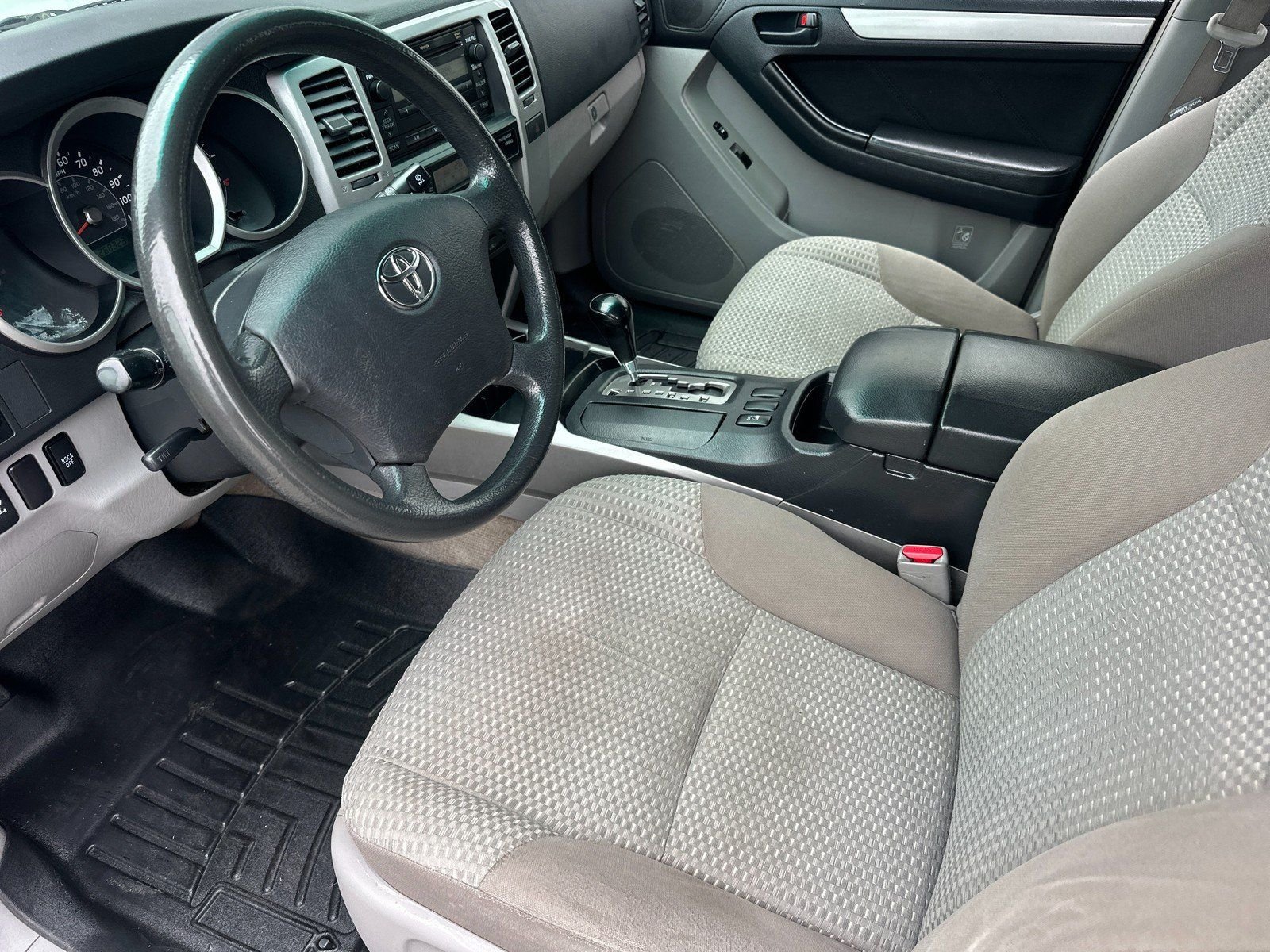 Used 2006 Titanium Metallic Toyota SR5 image 9