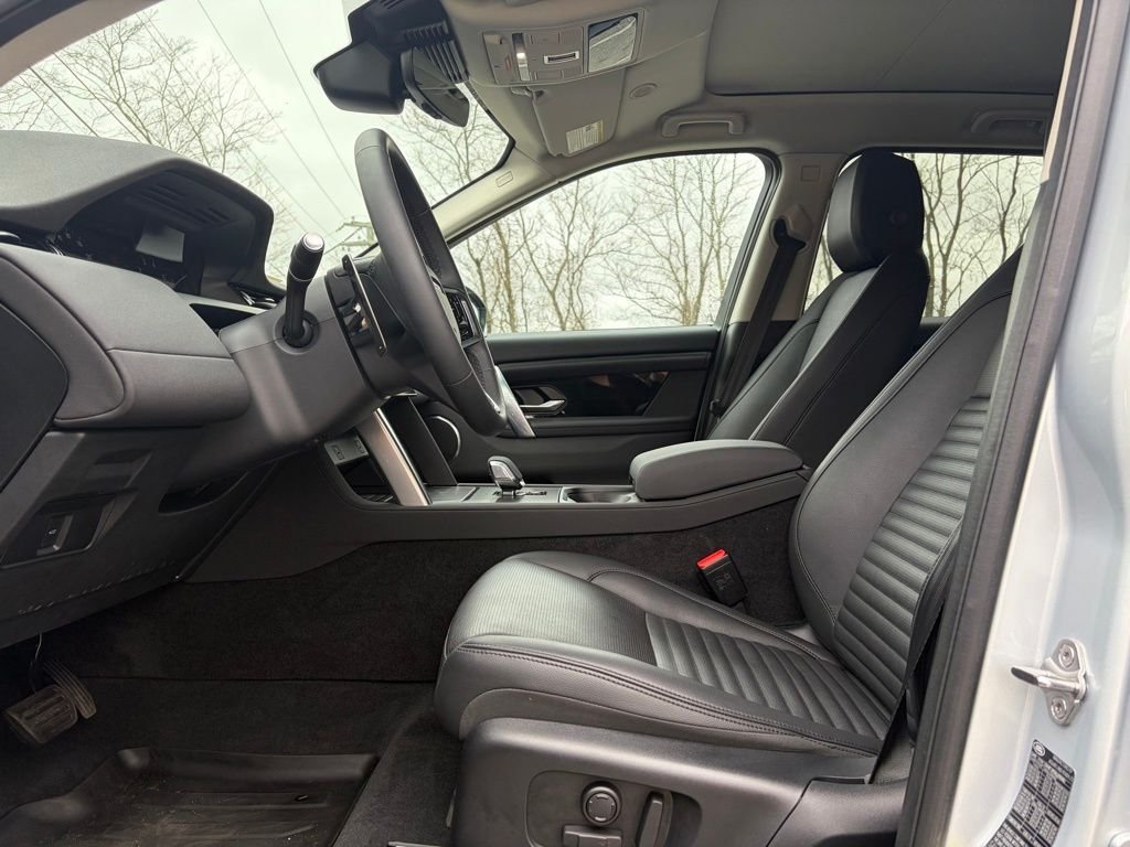 Used 2025 Silver Land Rover S image 11