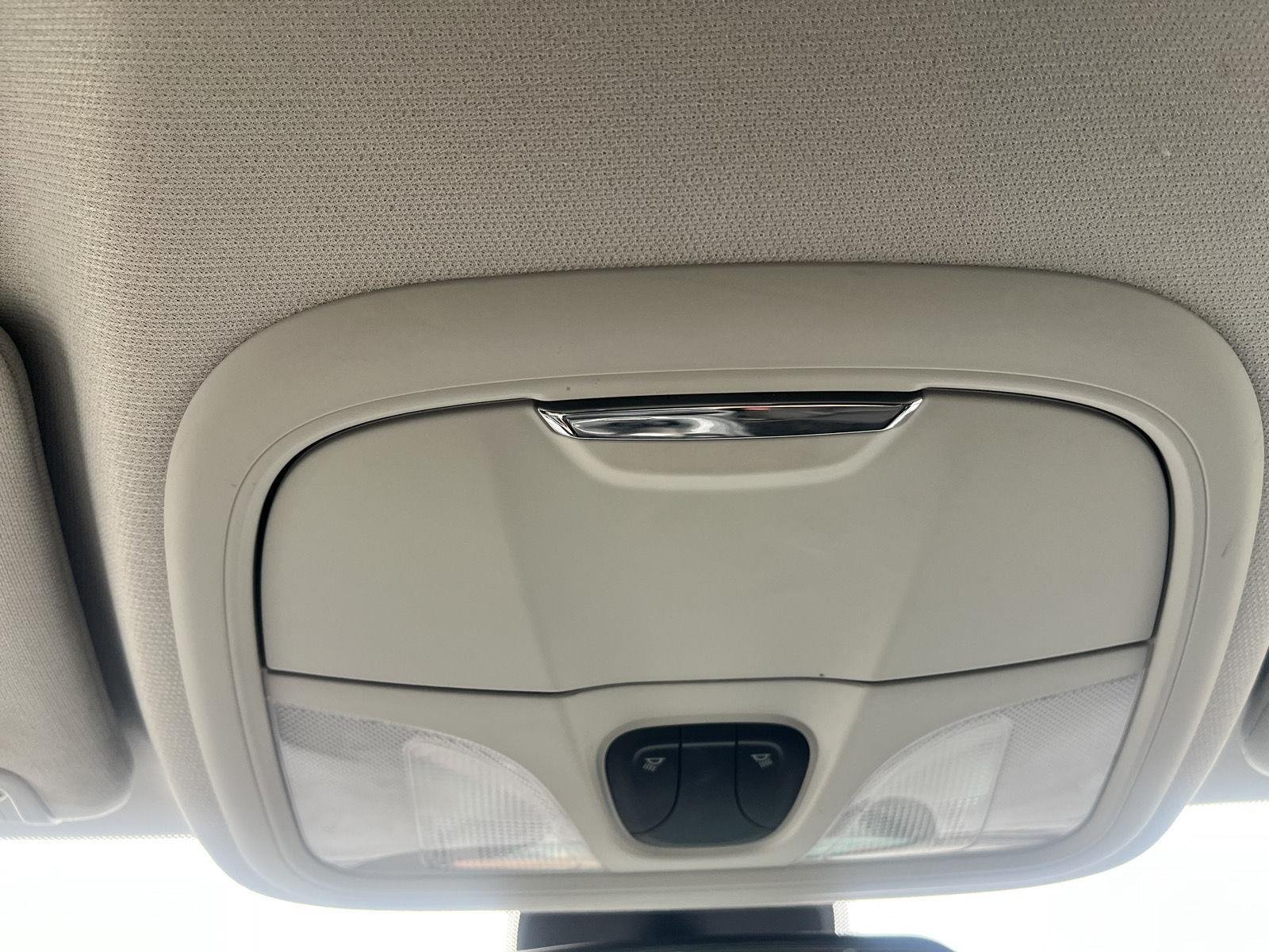 Used 2019 Velvet Red Pearlcoat Jeep Latitude image 25