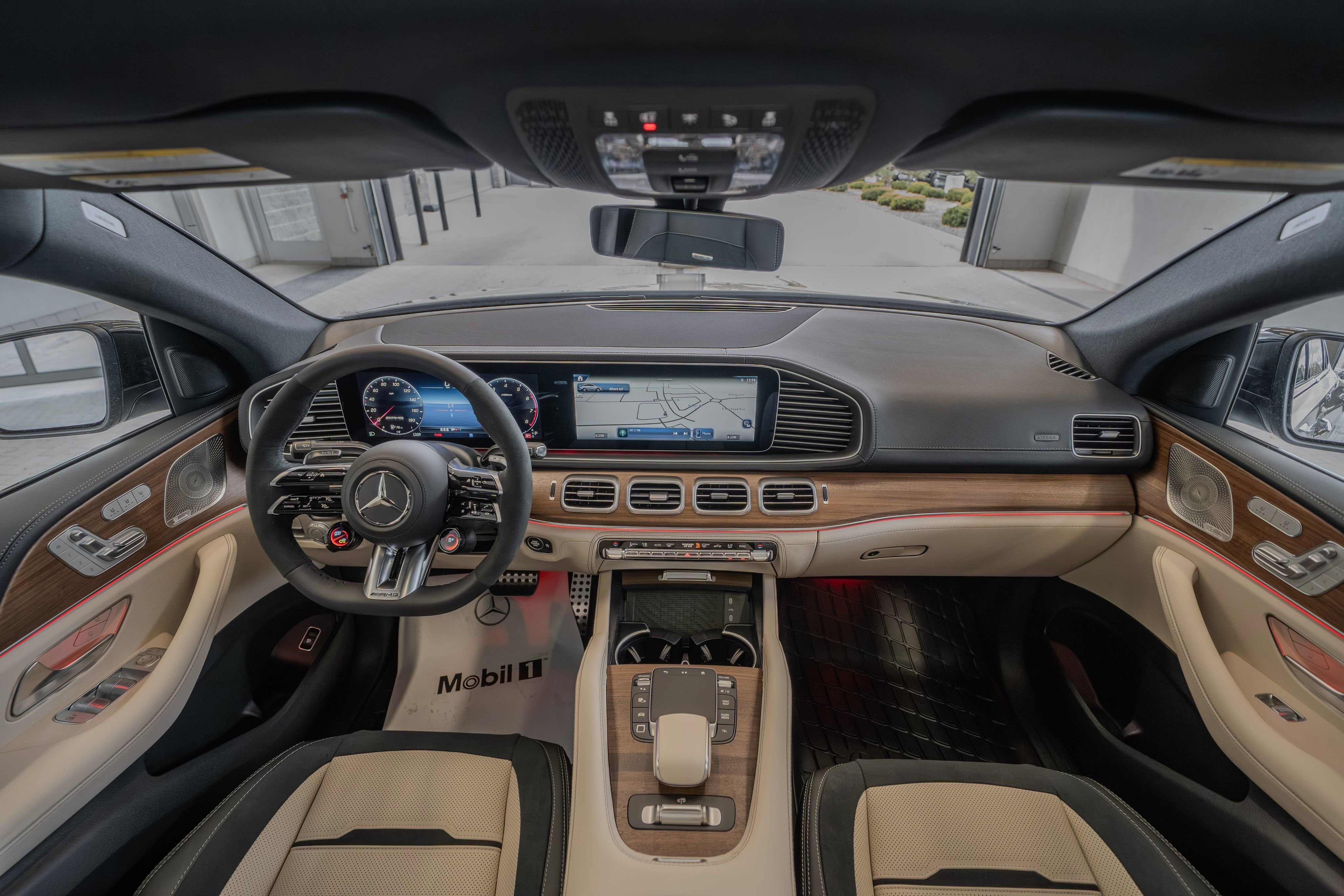 New 2026 MANUFAKTUR Moonlight White Metallic Mercedes-Benz GLE 53 AMG® image 44