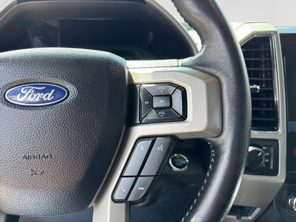 Used 2019 Silver Ford Lariat image 27