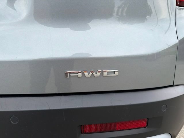 Used 2023 Sterling Metallic GMC SLE image 14