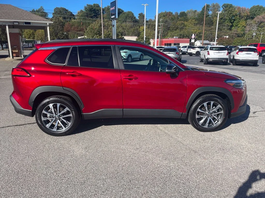 Used 2025 Red Toyota XLE image 9