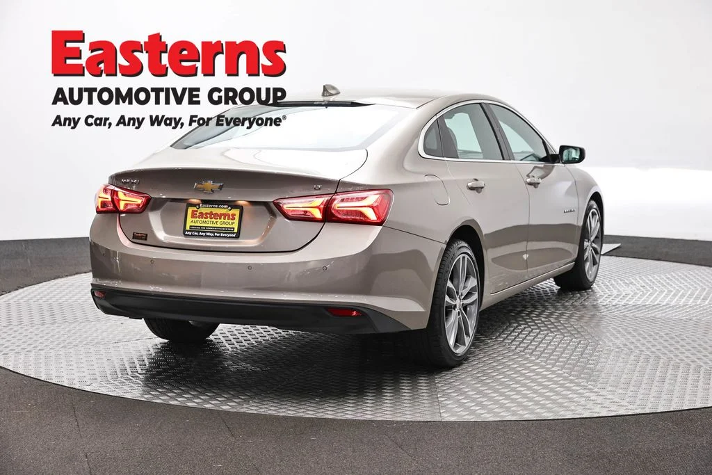 Used 2024 Gray Chevrolet LT image 5