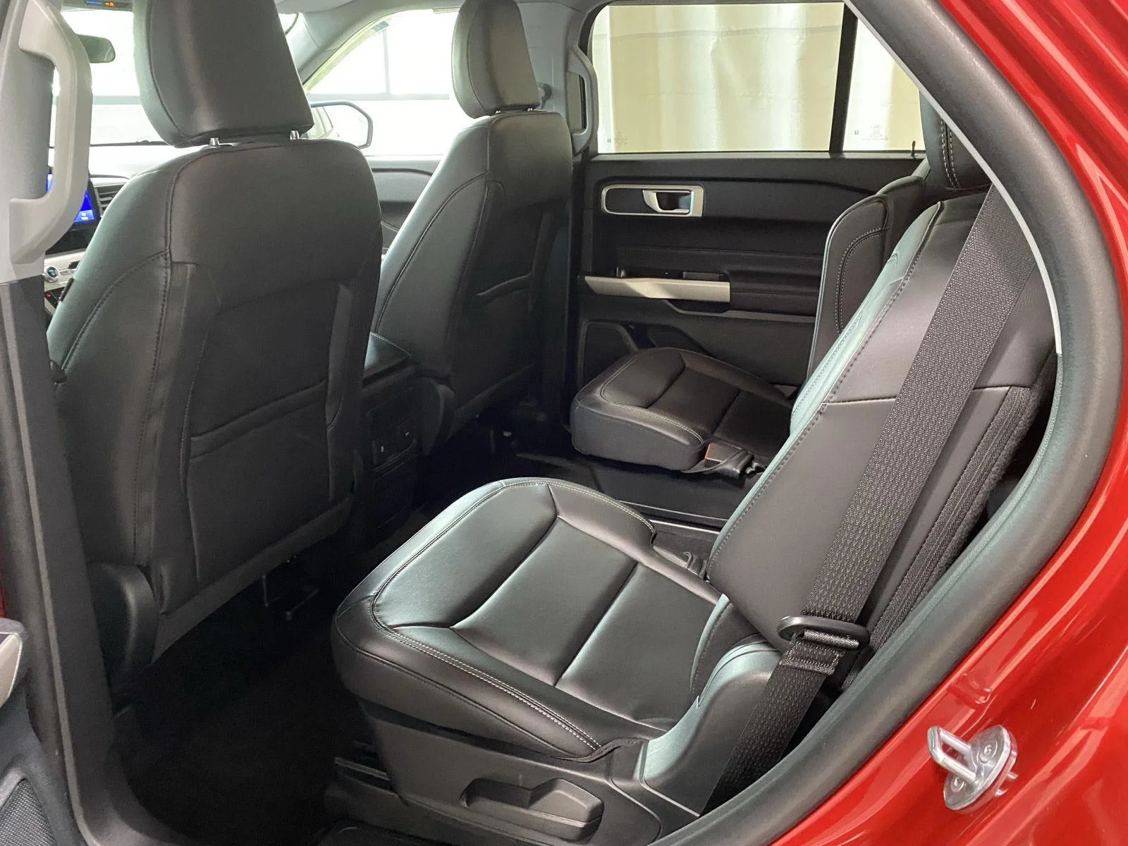 Used 2023 Rapid Red Metallic Tinted Clearcoat Ford XLT image 18