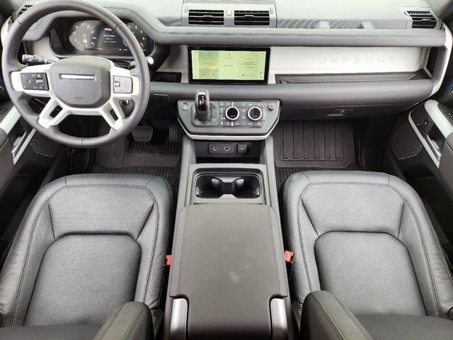 2024 Land Rover Defender thumbnail 26