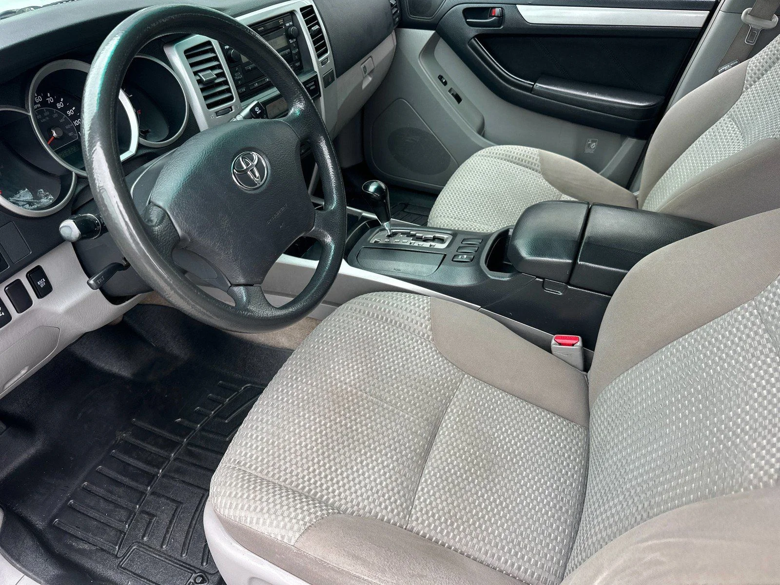 Used 2006 Titanium Metallic Toyota SR5 image 9