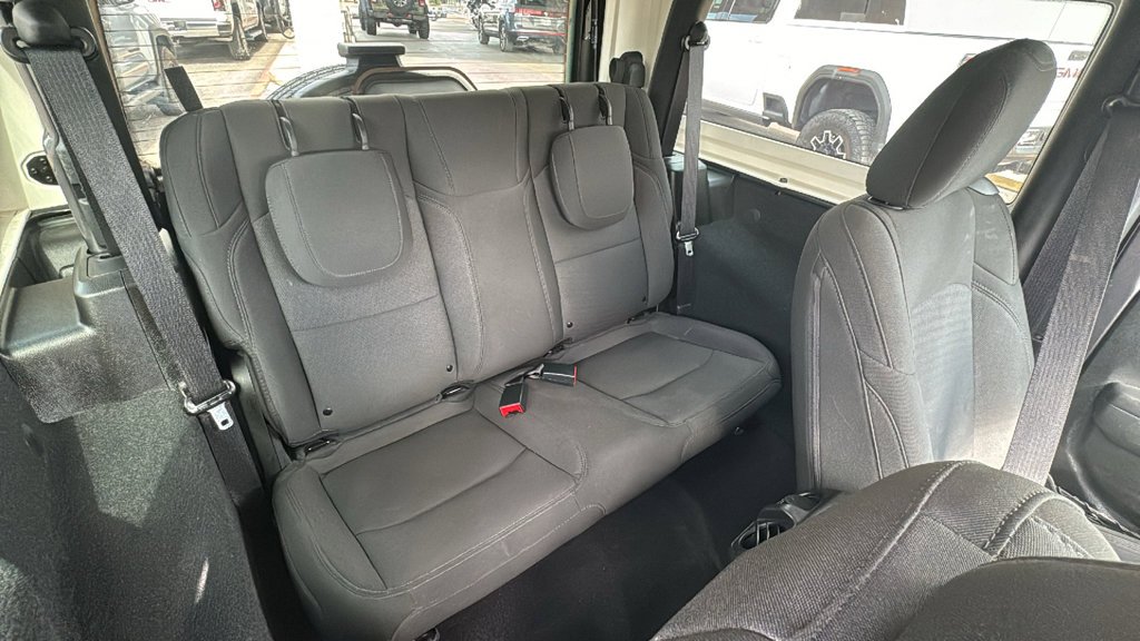 Used 2022 Gray Jeep Sport S image 18