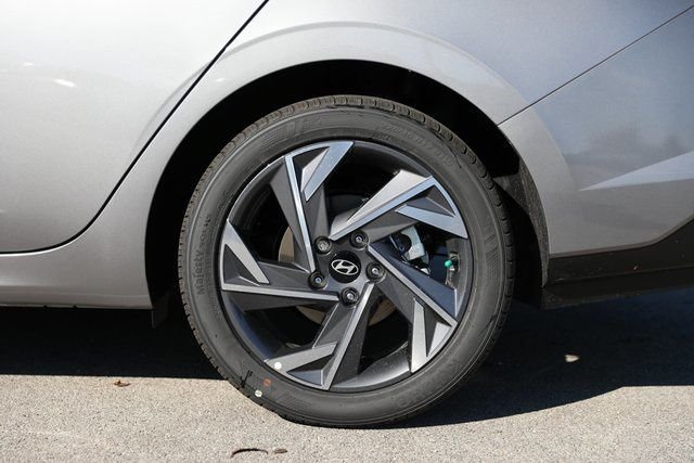 2025 Hyundai Elantra Limited - Photo 37
