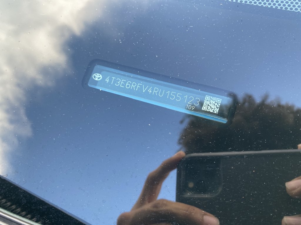 2024 Toyota RAV4 XSE - Photo 38