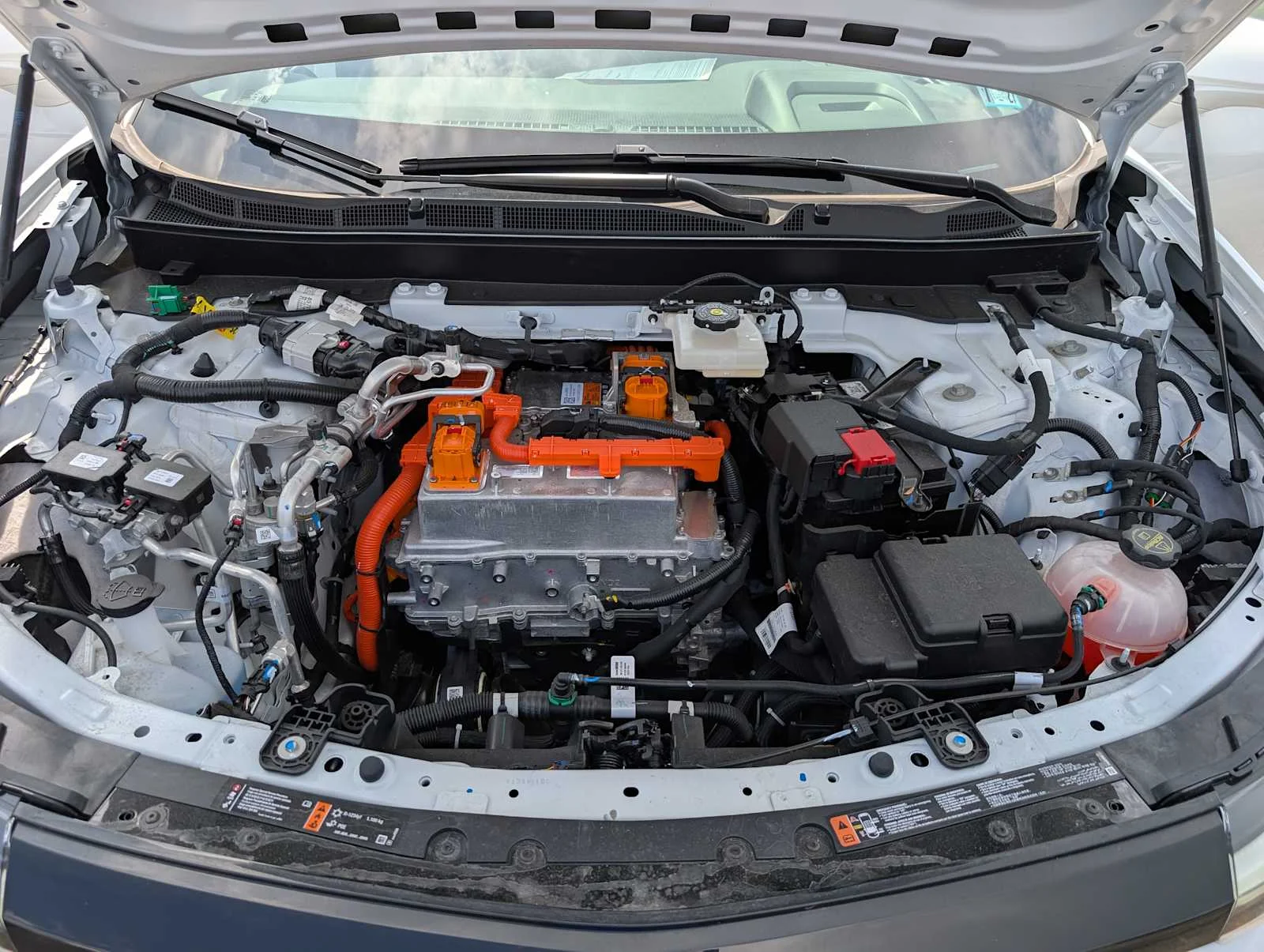 New 2025 Summit White Chevrolet AWD LT image 11