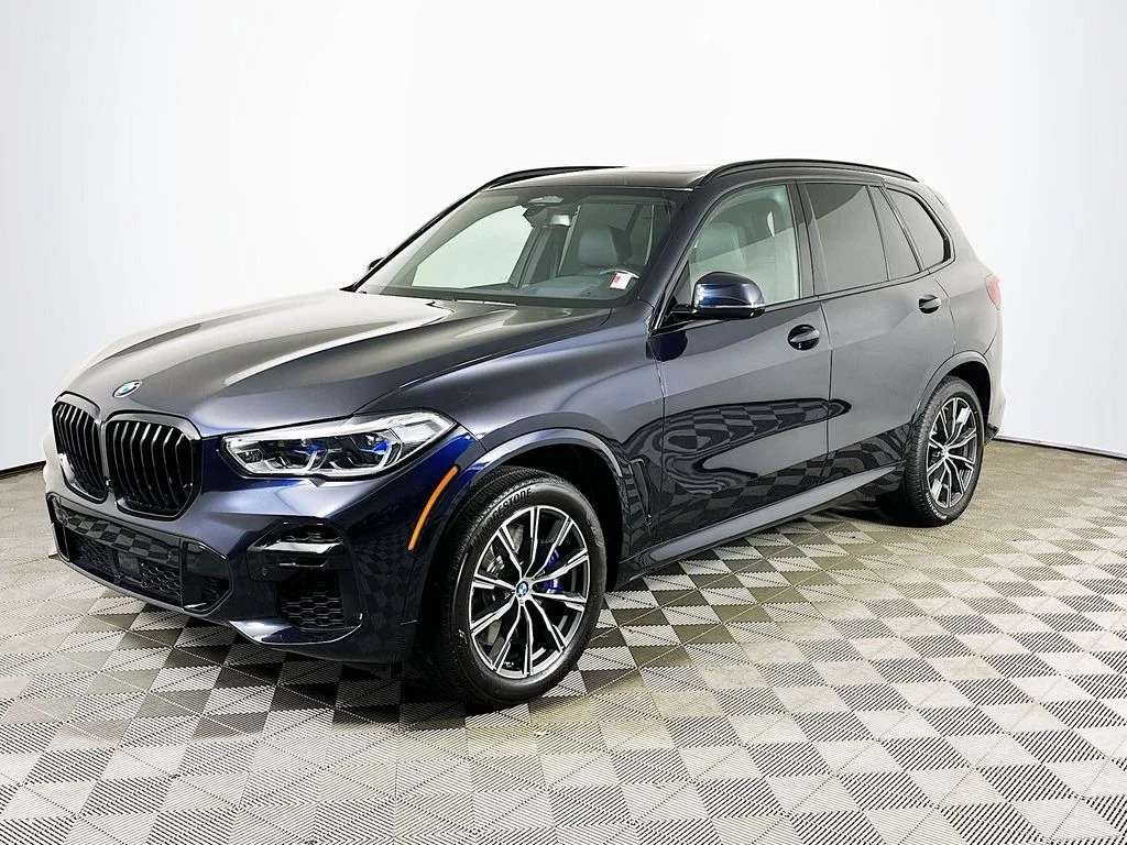 2022 BMW X5 M50i's photo