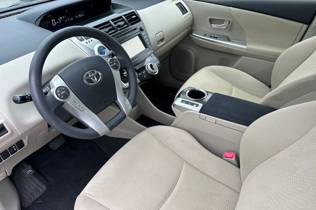 Used 2014 Beige Toyota Three image 12