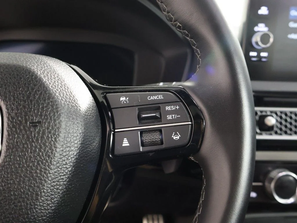 Used 2025 Platinum White Pearl Honda Sport Touring image 46