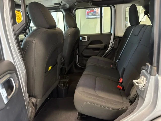 Used 2020 Silver Jeep Unlimited Sahara image 13