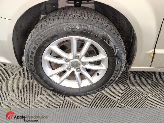 Used 2016 Beige Dodge SXT image 47