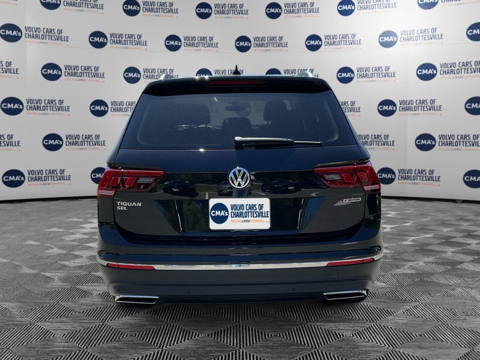 Used 2020 Deep Black Pearl Volkswagen SEL image 4