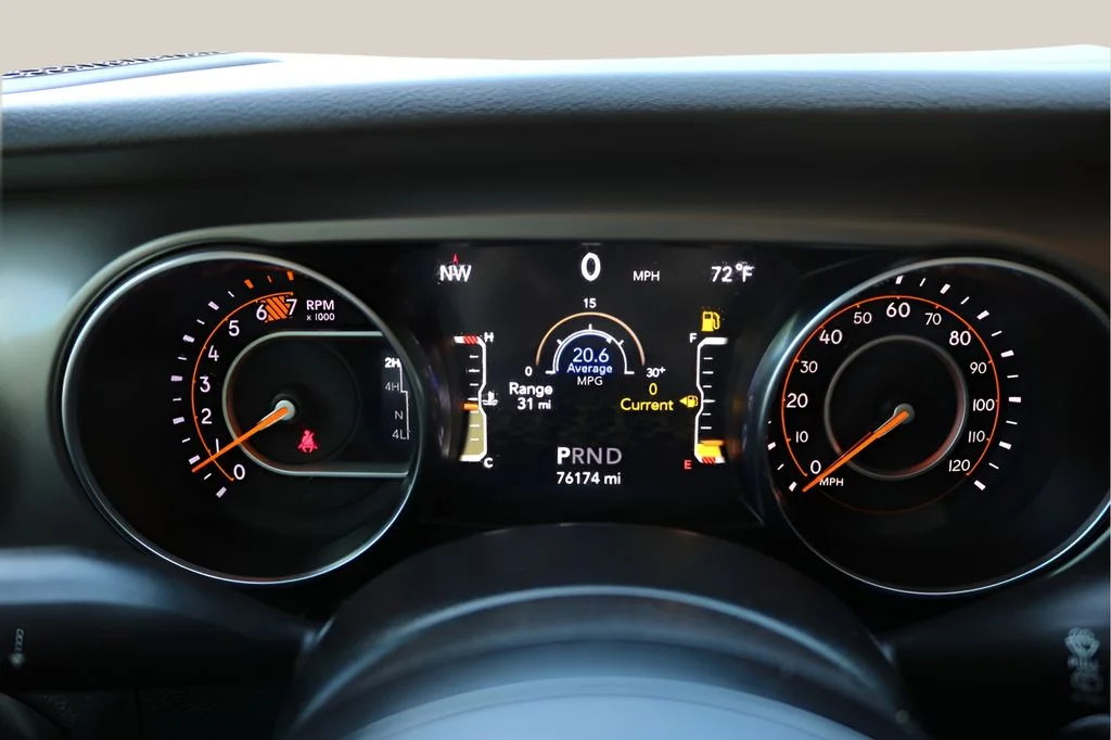 Used 2020 Red Jeep Sport S image 25