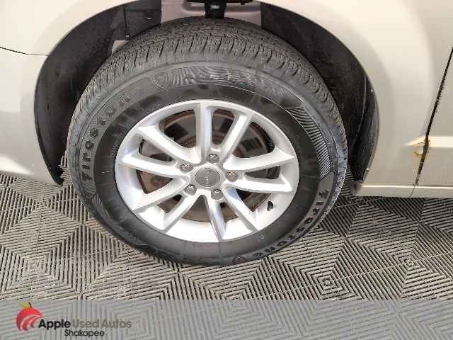 Used 2016 Beige Dodge SXT image 47