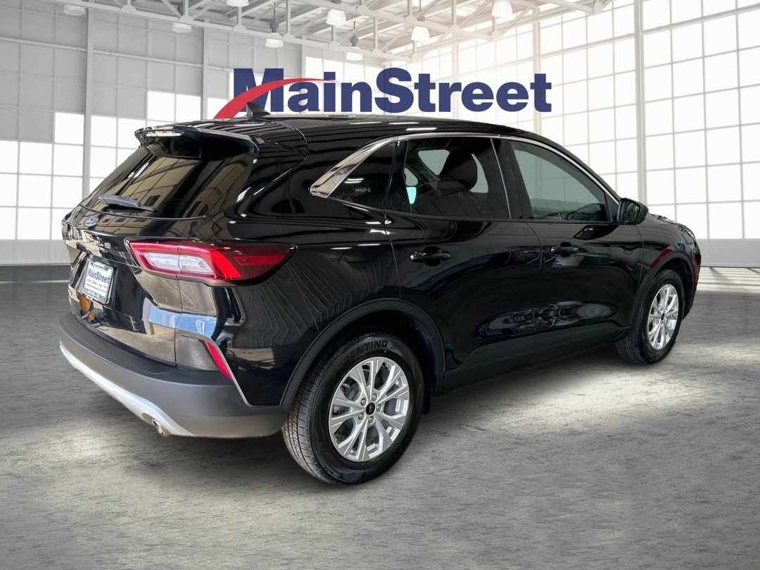 Used 2023 Black Ford Active image 5