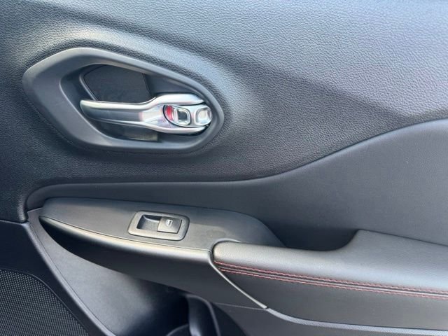 Used 2022 Black Jeep Trailhawk image 25