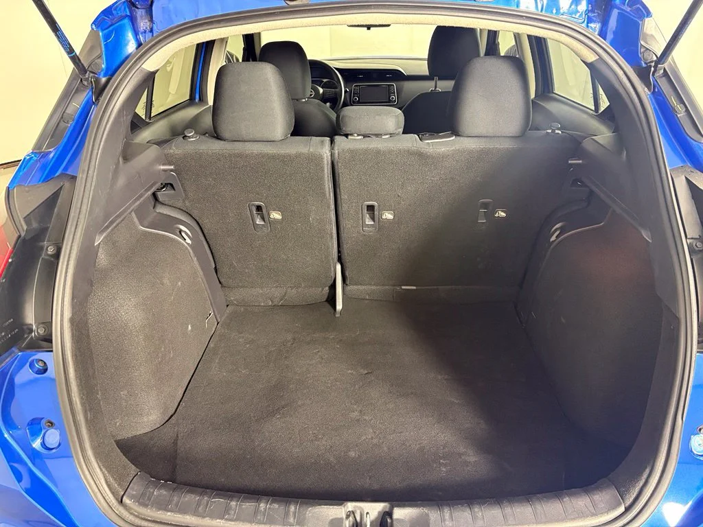 Used 2024 Blue Nissan S image 18