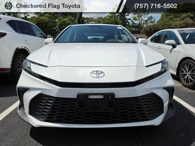 Used 2026 Ice Cap Toyota SE image 2