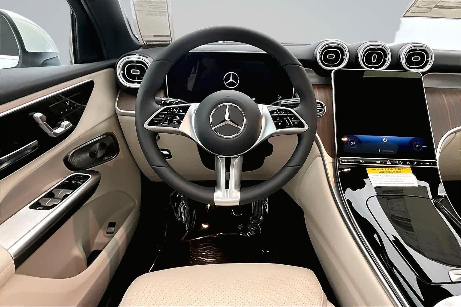 New 2026 Polar White Mercedes-Benz GLC 300 image 15