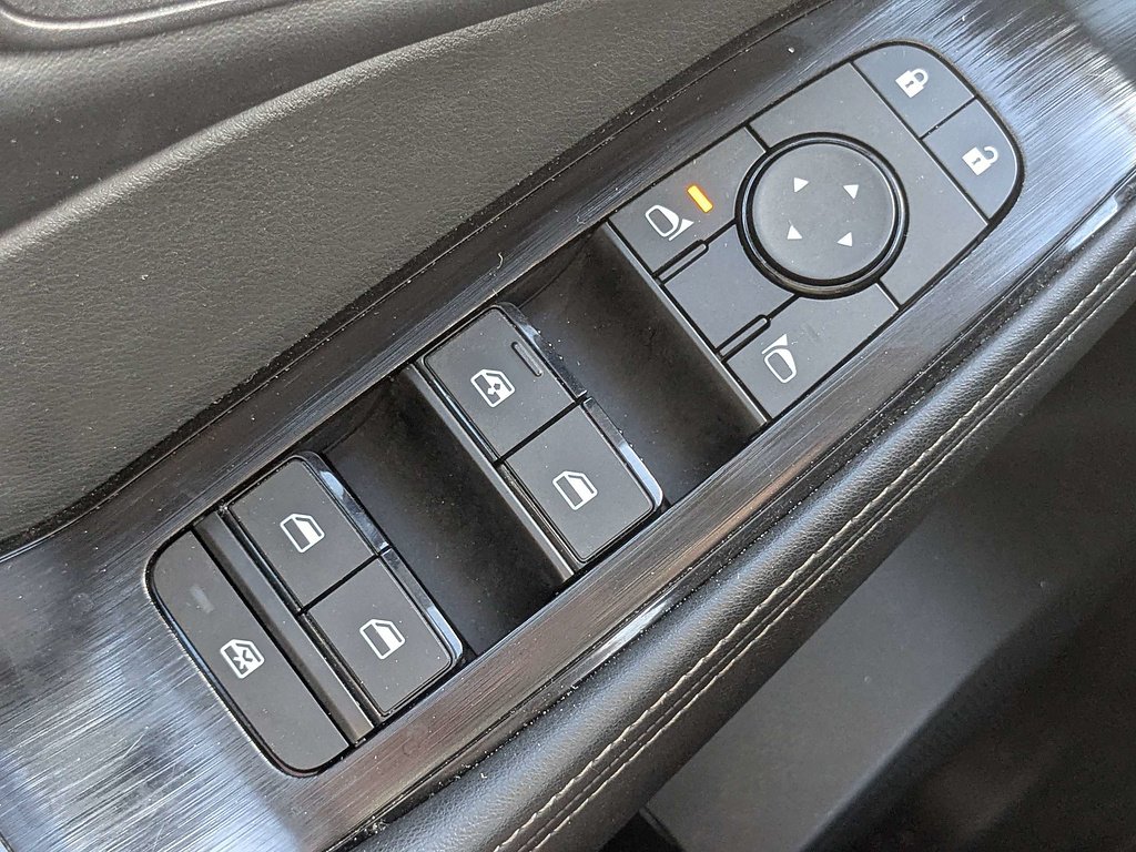 2025 Nissan Rogue SV - Photo 26