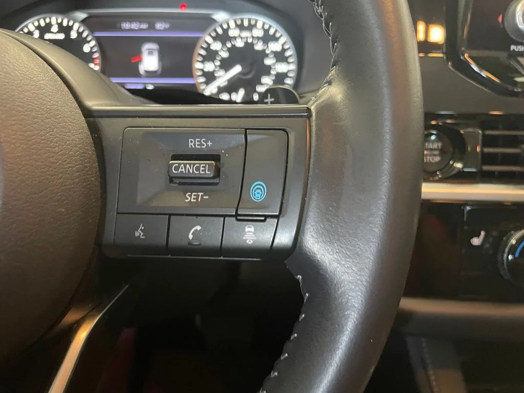 Used 2025 Gray Nissan SV image 14