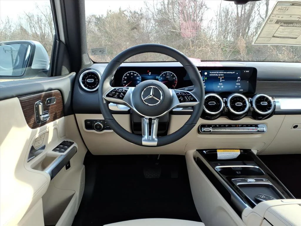 New 2026 Polar White Mercedes-Benz GLB 250 image 50