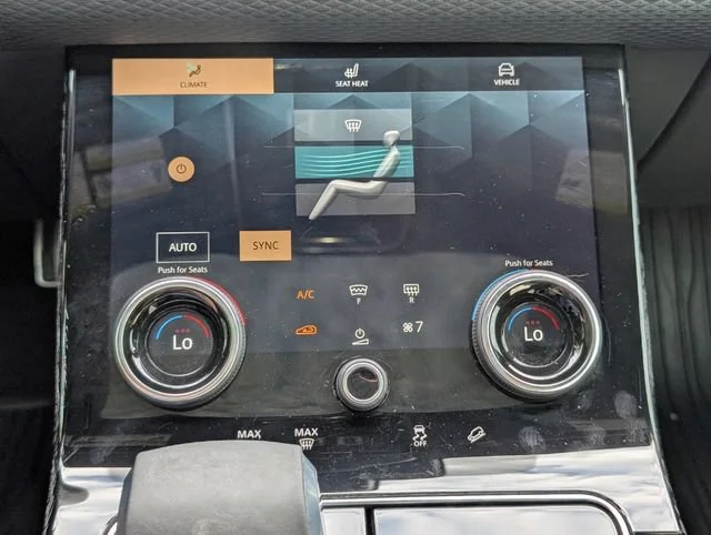 Used 2022 Black Land Rover R-Dynamic S image 9