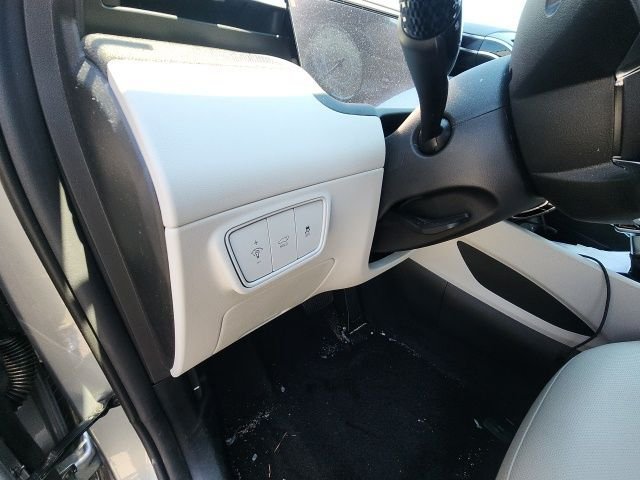 Used 2024 Silver Hyundai SEL image 23