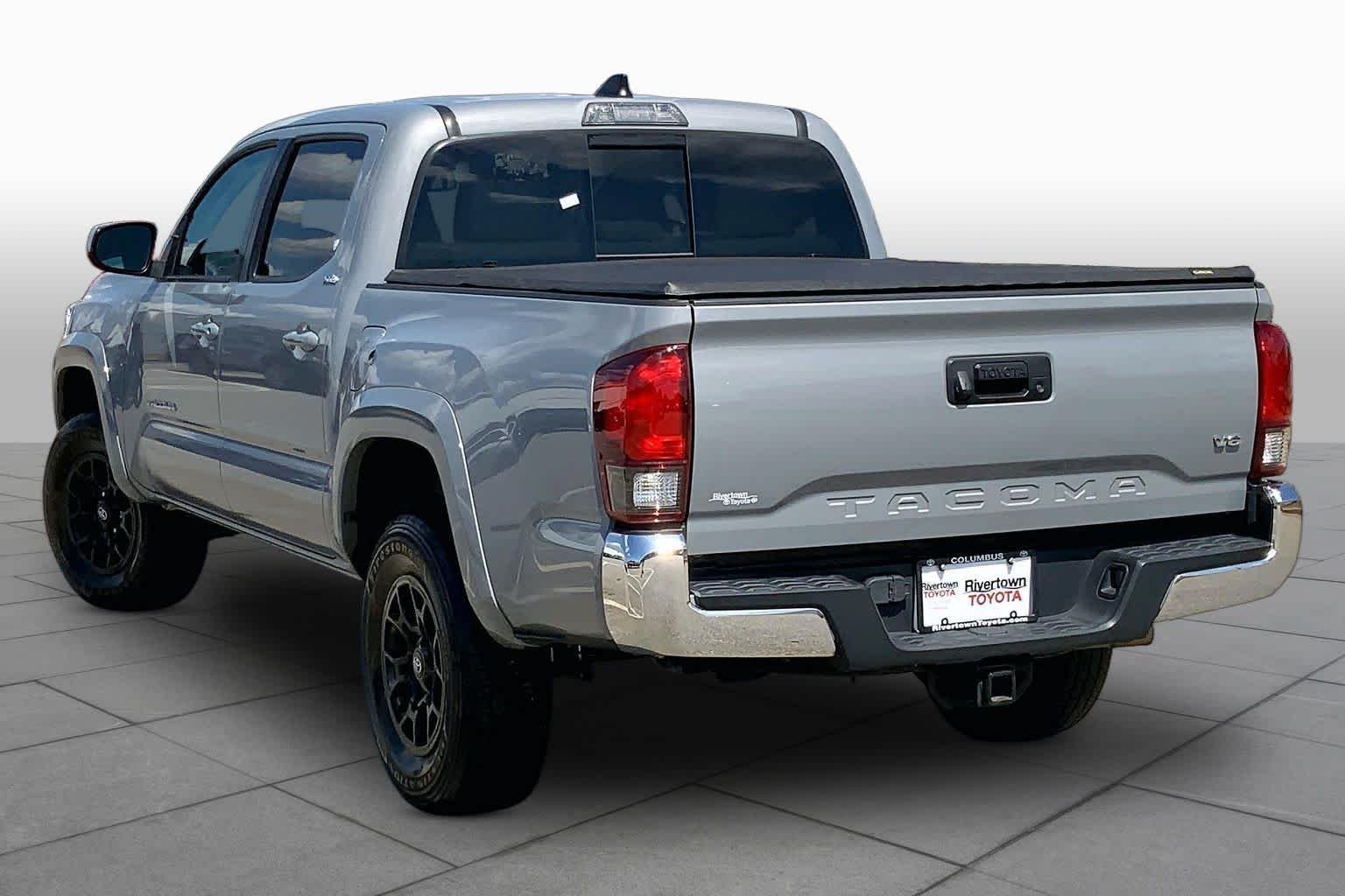 Used 2021 Cement Toyota SR5 image 11