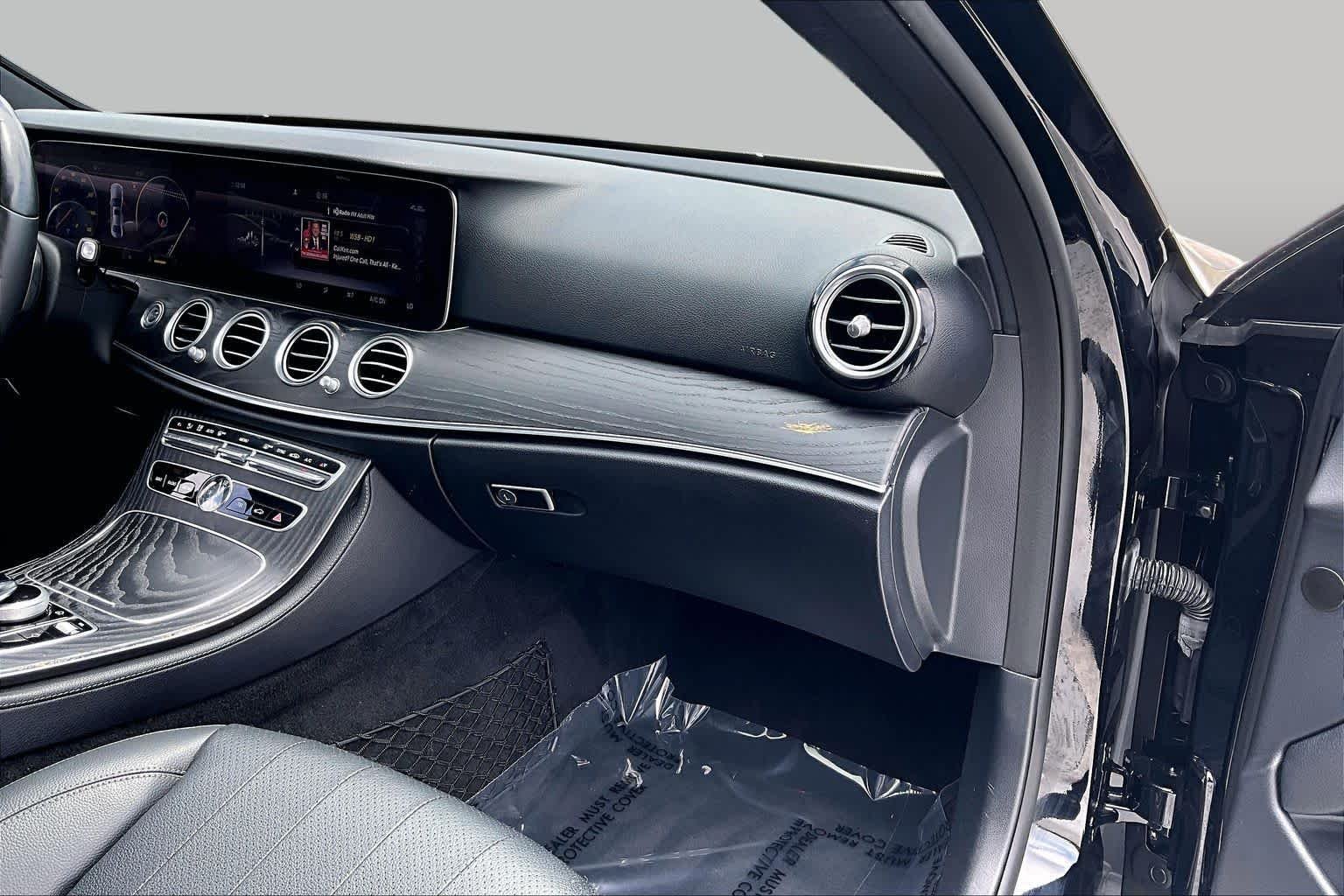 Used 2020 Obsidian Black Metallic Mercedes-Benz E 350 image 18