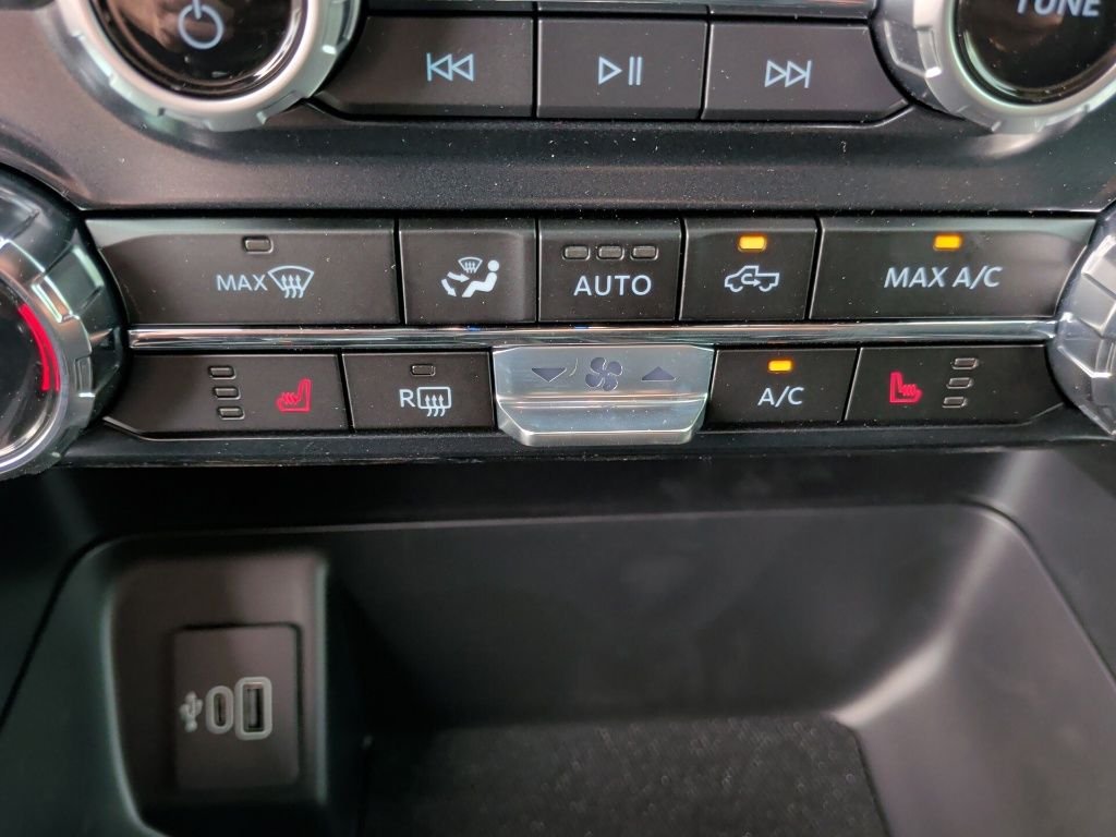 New 2026 Carbonized Gray Metallic Ford XLT image 26
