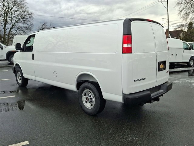 2025 GMC Savana Cargo Work Van - Photo 17