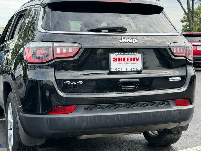 Used 2017 Diamond Black Jeep  image 30