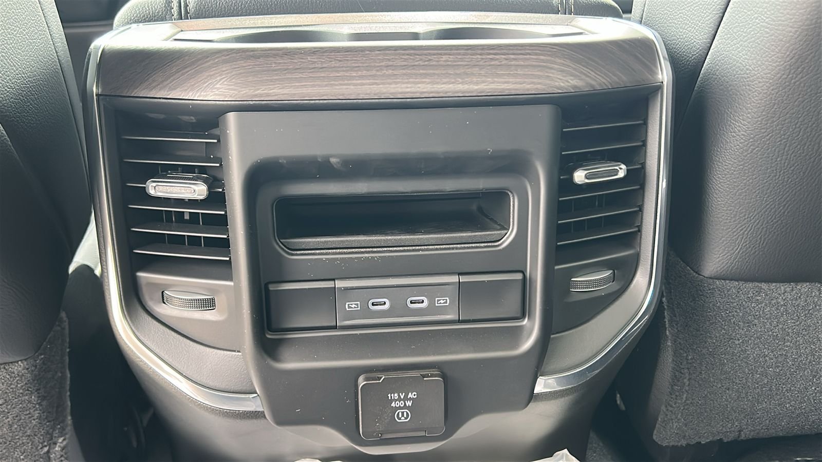 New 2026 Diamond Black Crystal Pearl-Coat Exterior Paint RAM Laramie image 16