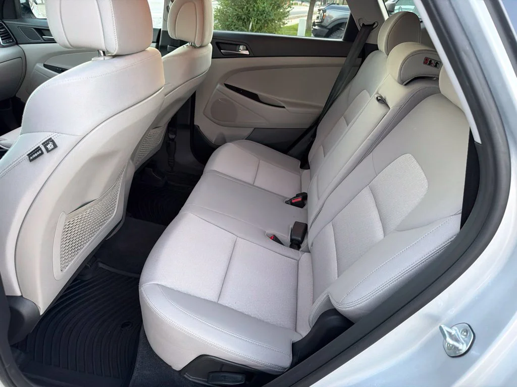 Used 2018 Silver Hyundai SEL image 17