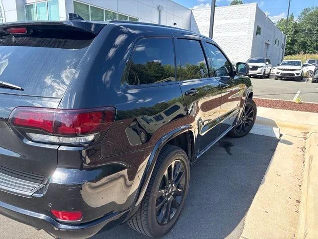 Used 2019 Black Jeep Altitude image 10